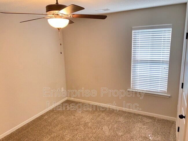 Building Photo - 9404 Eckley Pl