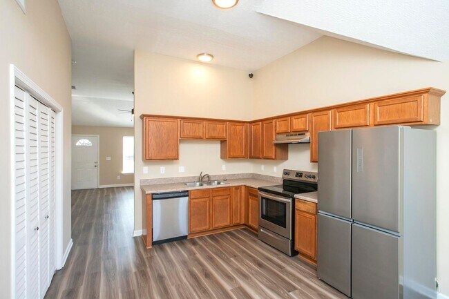 Building Photo - 3 Bed w/Bonus, Large Yard in Sought After Franklin Location!