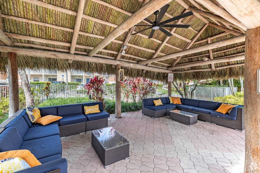 Cabana - Waterford Point Apartments