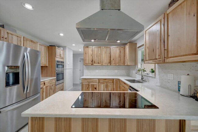 Building Photo - 4408 E Riverside Dr