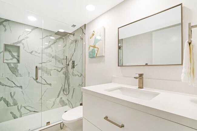 Building Photo - 354 Chilean Ave