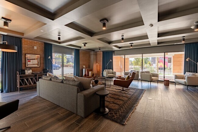 Building Photo - Luxurious Industrial Loft - 2 bed 2 bath c...