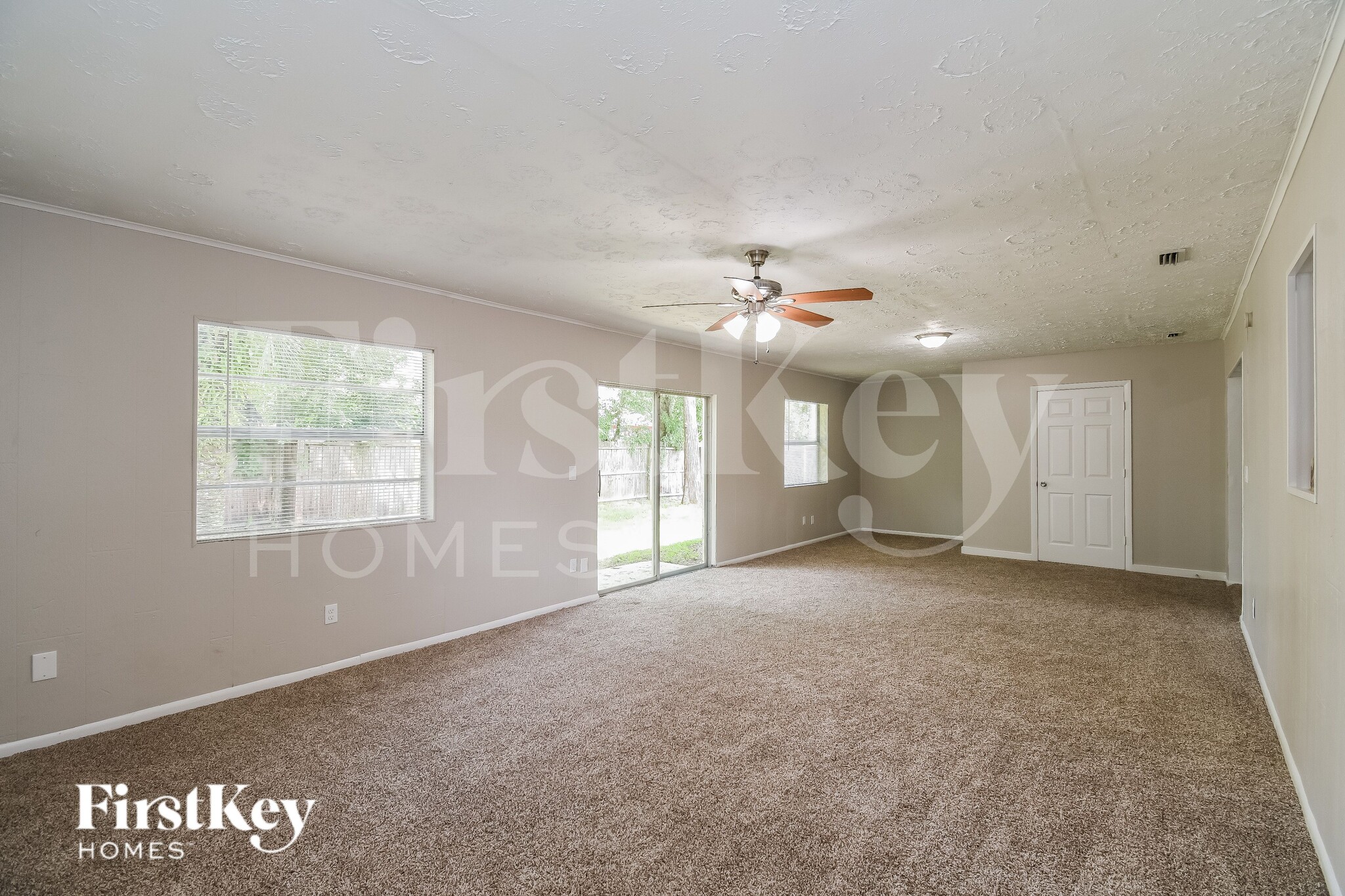 Building Photo - 4476 Jade Dr W