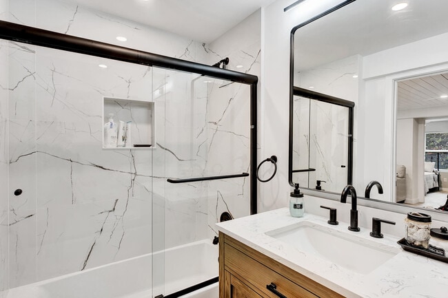 Building Photo - 320 NW 3rd Ave