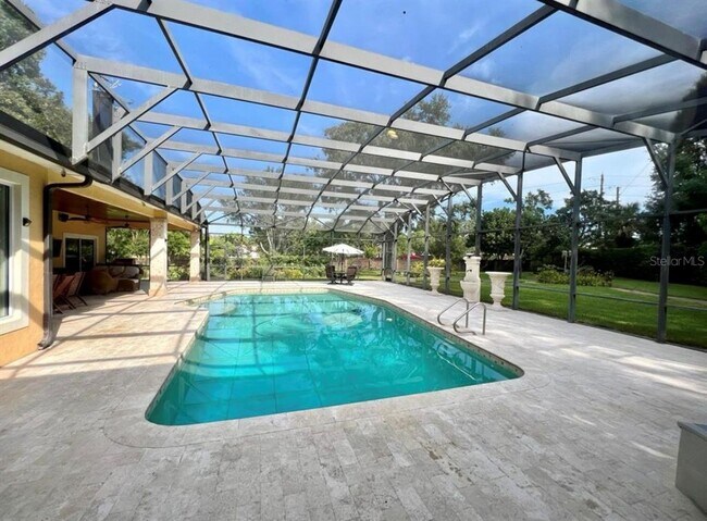 Building Photo - 9561 Lavill Ln