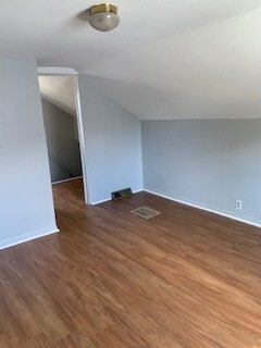 Building Photo - 2 bedroom 1 bath updated single family home