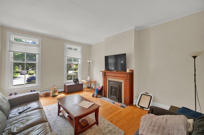 Building Photo - 2036 Sherman Ave