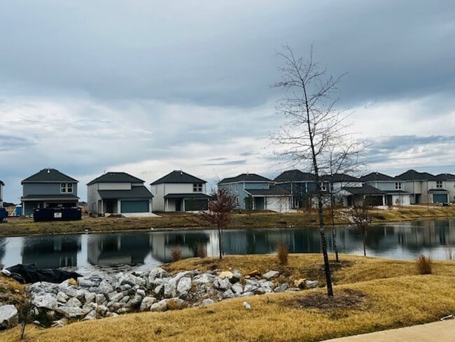 Building Photo - 4802 W Planetree St