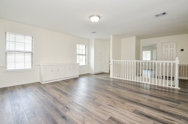 Building Photo - 15614 Dawnbrook Dr