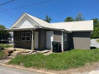 Building Photo - Studio Home located in Greeneville, TN