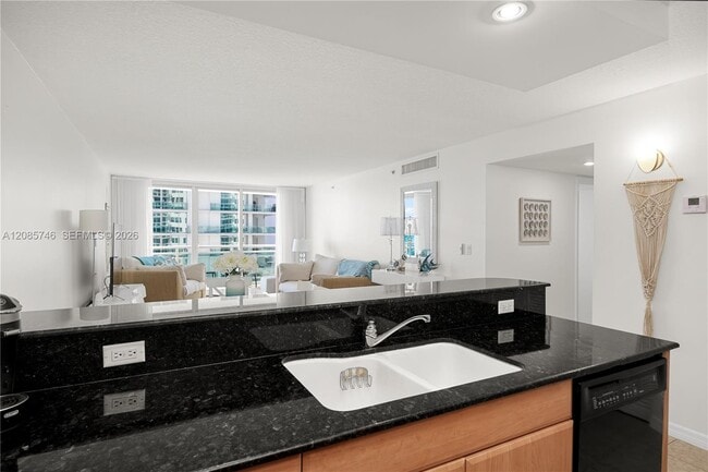 Building Photo - 6917 Collins Ave