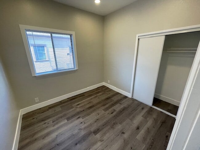 Building Photo - 1946 E 20th St