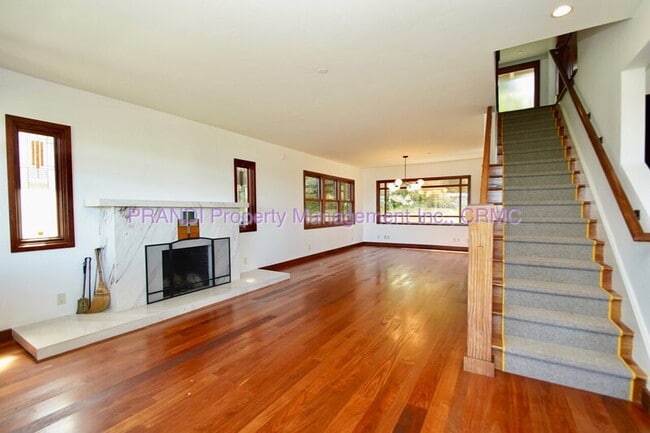 Building Photo - 63 Glen Dr