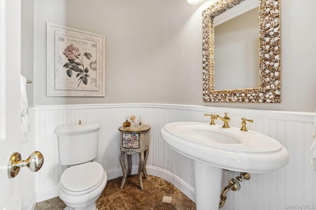 Building Photo - 23 Meadow Ln