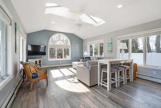 Building Photo - 18 Maryland Blvd