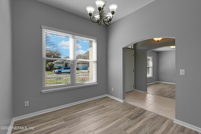 Building Photo - 695 Sid Dr