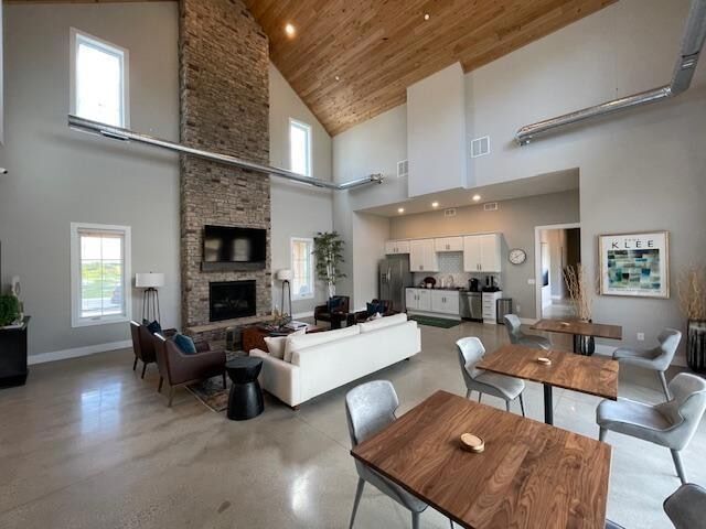 Building Photo - 5370 Robinwood Ct
