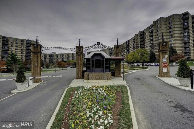 Building Photo - 8340 Greensboro Dr