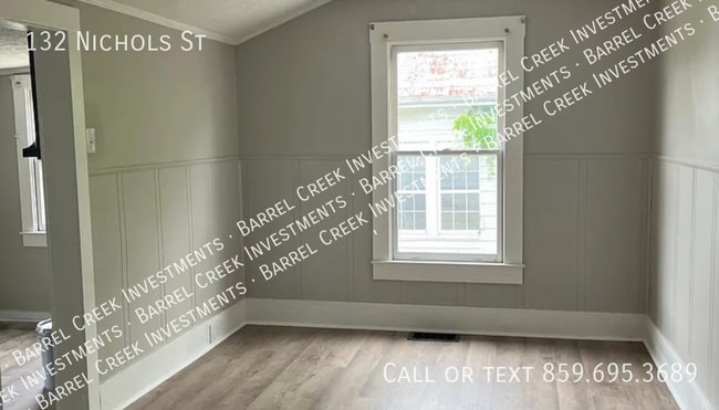 Building Photo - 132 Nichols St