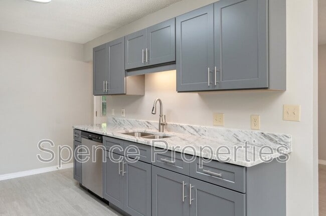 Building Photo - 440 Apple Dr