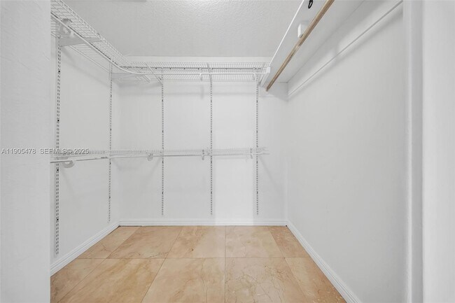 Building Photo - 4000 Alhambra Cir