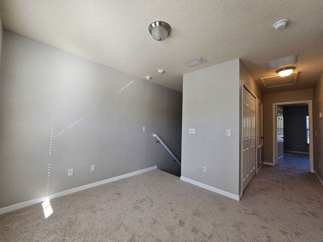 Building Photo - Seven Oaks 2/2.5 Townhouse