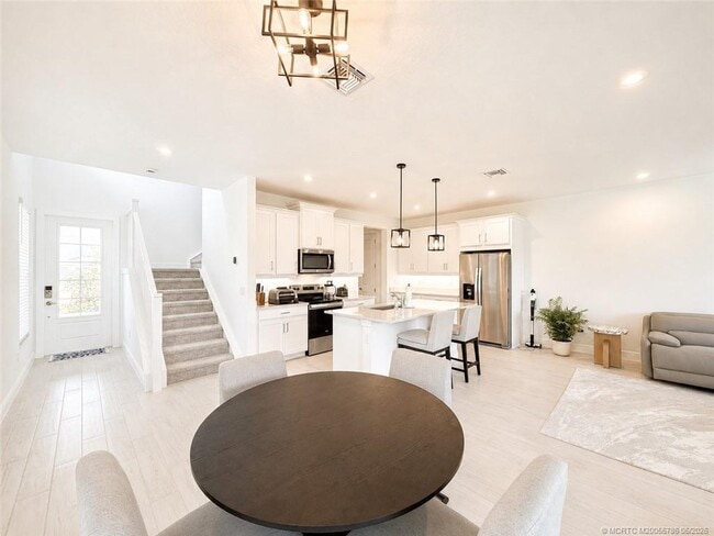 Building Photo - 3583 NW Solange Ct