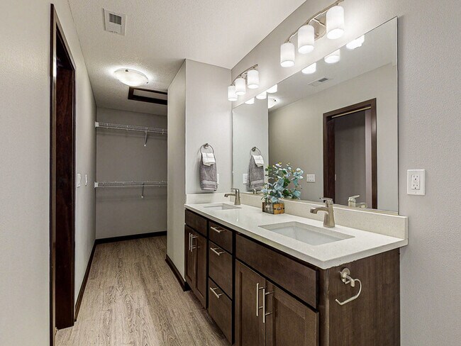 Building Photo - Stratford Crossing Townhomes