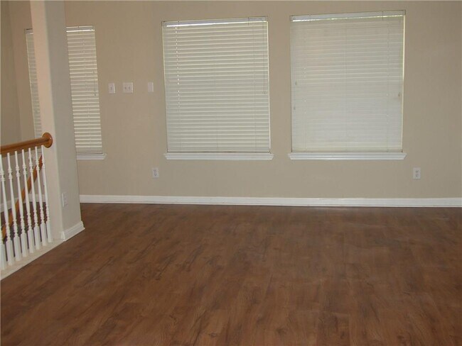 Building Photo - 2054 Kimbrook Dr