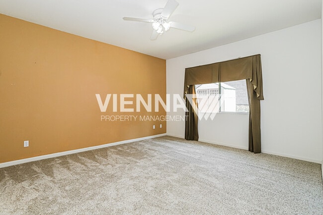 Building Photo - 440 Crestfield Cir