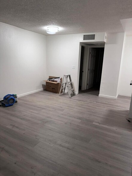 Building Photo - 7501 Whitsett Ave