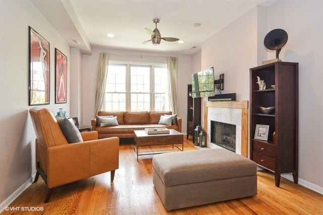 Building Photo - 1359 W Hubbard St