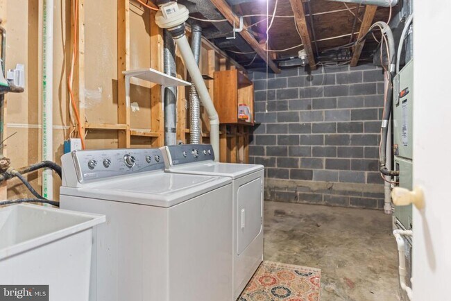 Building Photo - 11893 Blue February Way