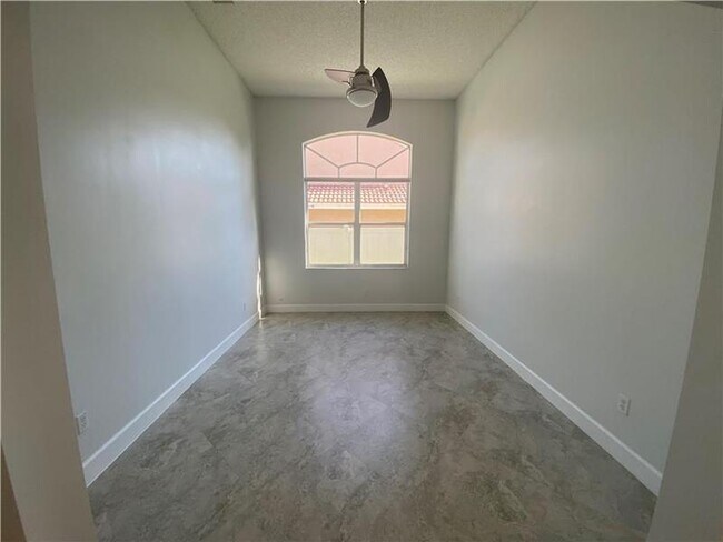 Building Photo - 327 SW 188th Terrace