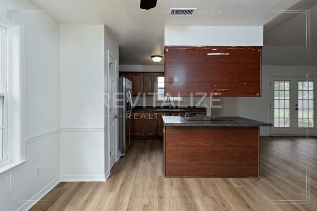 Building Photo - Spacious 3-Bedroom Home with Open Floor Plan and Big Backyard in West Mobile!