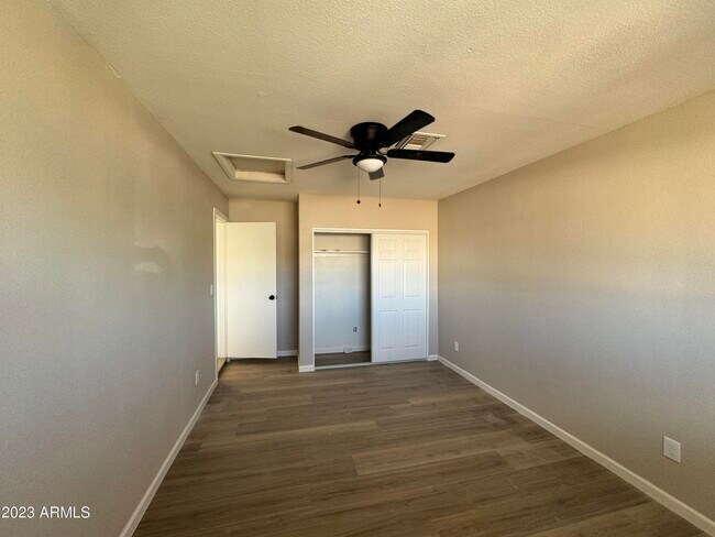 Building Photo - 1705 W Pepper Pl