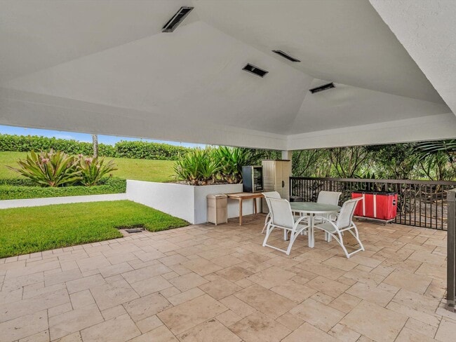 Building Photo - 3440 S Ocean Blvd