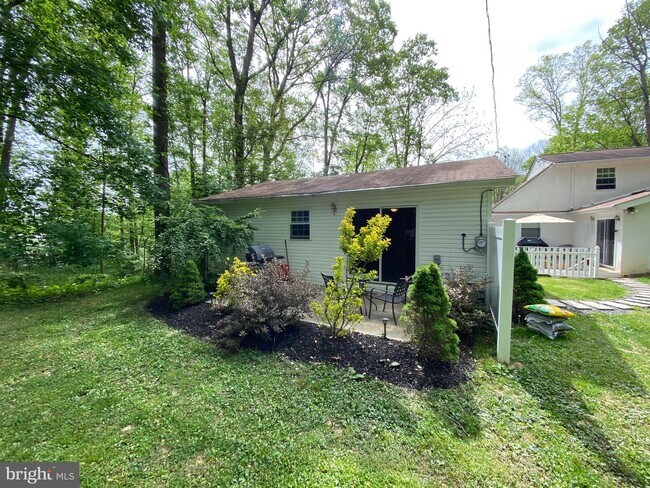 Building Photo - 35 Benburb Rd