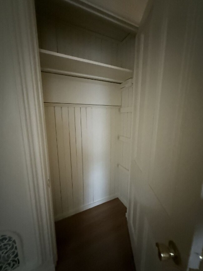 Building Photo - 243 Old Leacock Rd