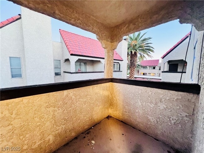 Building Photo - 5048 Spencer St