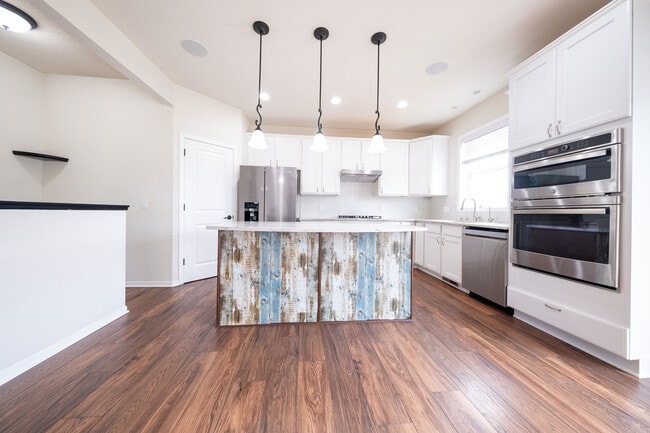 Building Photo - 9183 Lighthouse Ln
