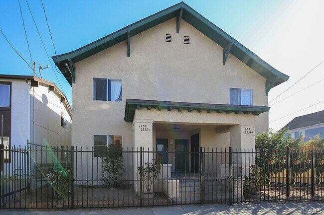 Primary Photo - 1234 South Kenmore Avenue