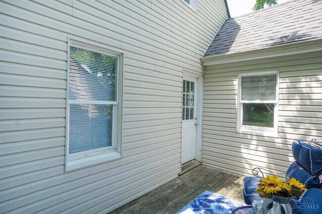 Building Photo - 1090 Birney Ln