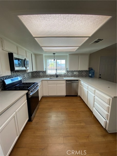 Building Photo - 7882 Lyons Ave