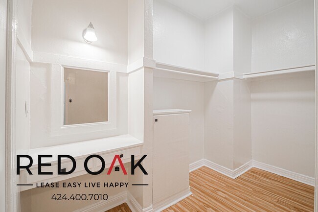 Building Photo - 1839 W 12th St