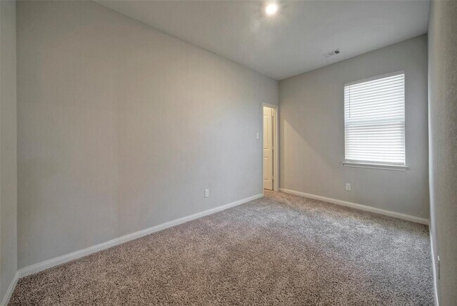 Building Photo - 249 Mount Vernon Way