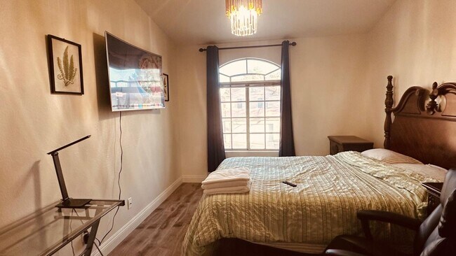 Building Photo - Furnished 3 Bedroom Home in Gated Community