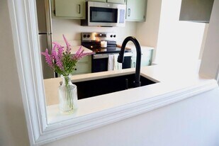 Building Photo - 108 Cedar Grove Dr