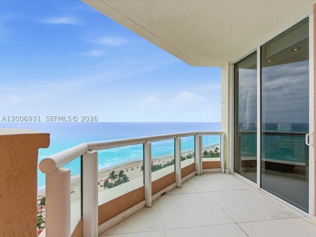 Building Photo - 17875 Collins Ave