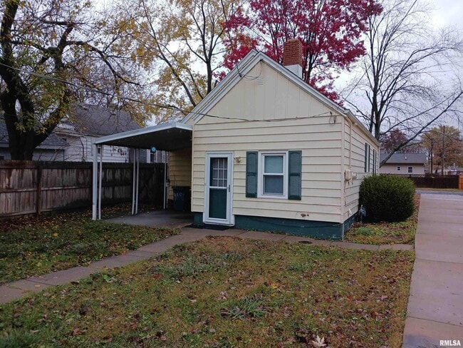 Building Photo - 1914 W Richwoods Blvd